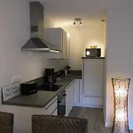 Fw20 Apartment